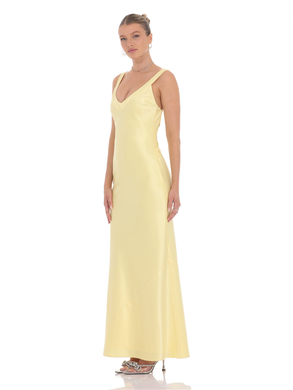 Yellow bridesmaid dress with satin construction and maxi hem