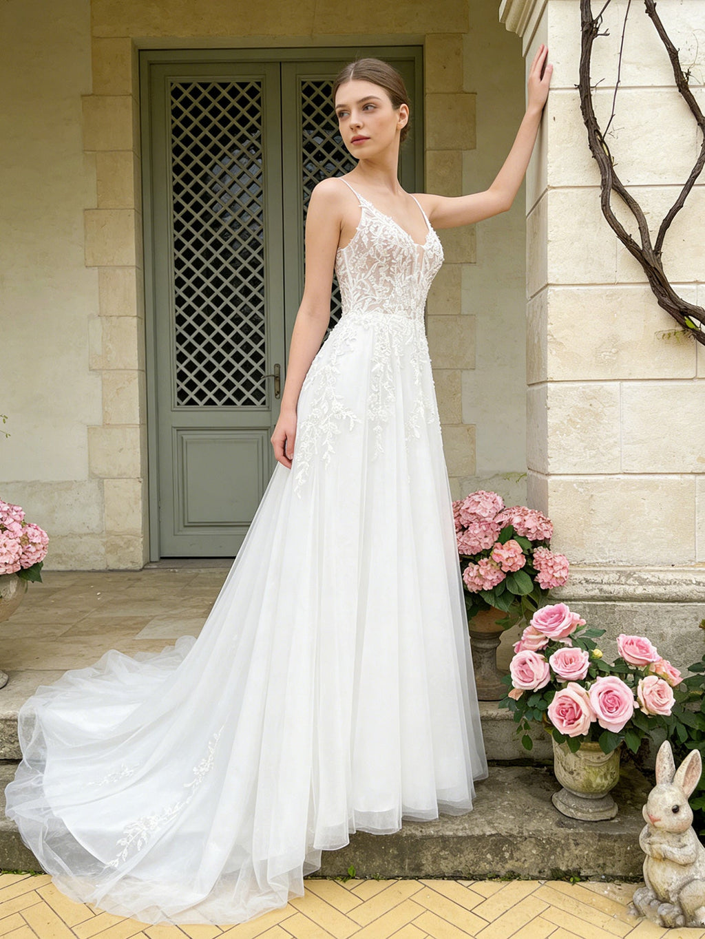 Spaghetti Strap Lace Tulle Ball Gown Wedding Dress with V-Neck Bodice